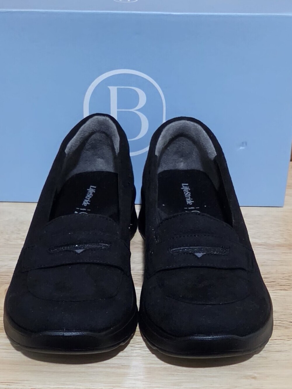 Bzees Black Loafers /Slip On/Size 8M/ Air Step Technology / Low wedge sole / NWT - Picture 2 of 11